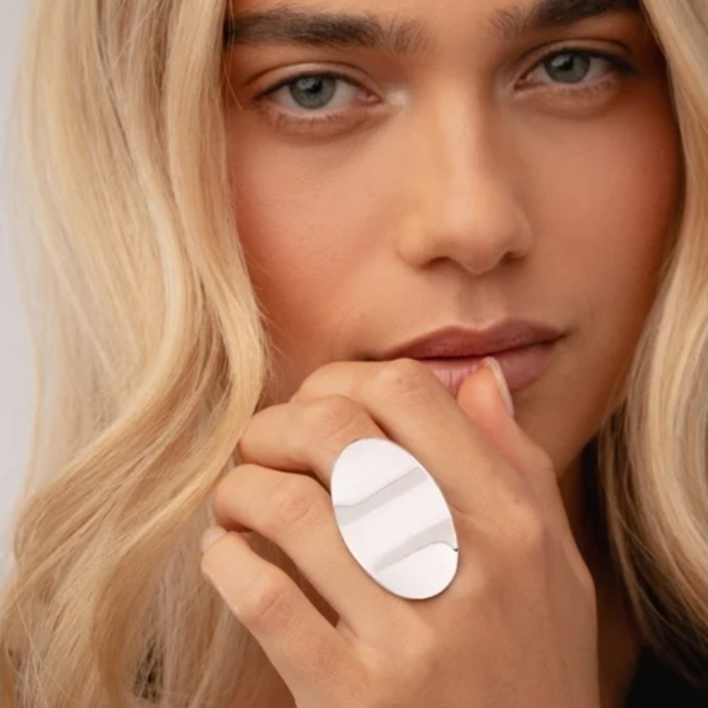 Elegant White Oval Ring